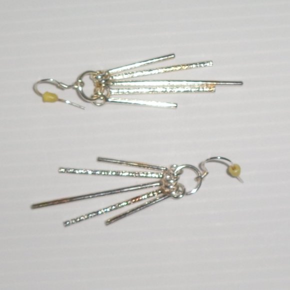 Sexy 5 Dangling SILVERTONE Rods Drop Dangle French Wire EARRINGS - Picture 4 of 4